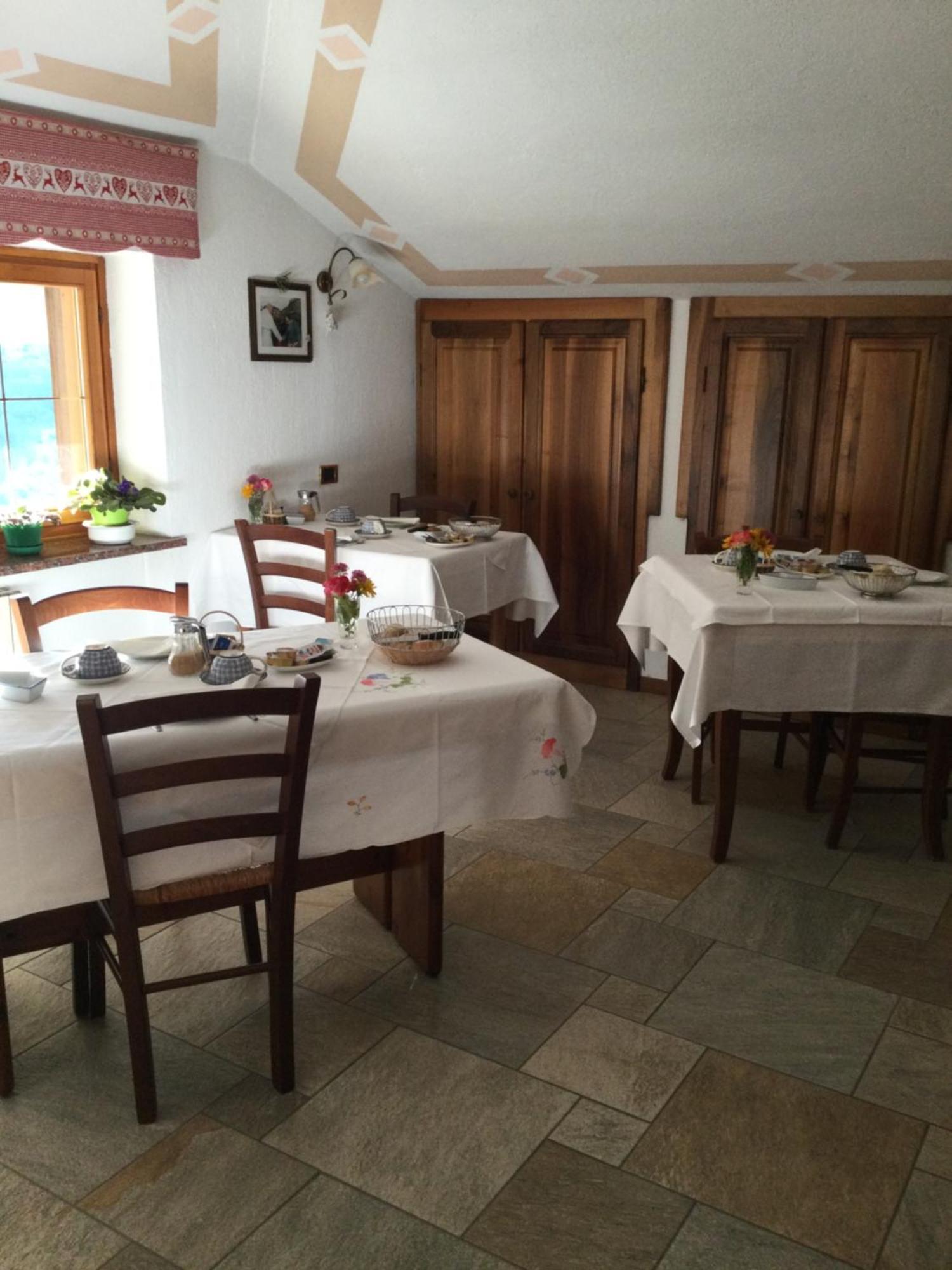 B&B Les Fleurs Gignod Εξωτερικό φωτογραφία