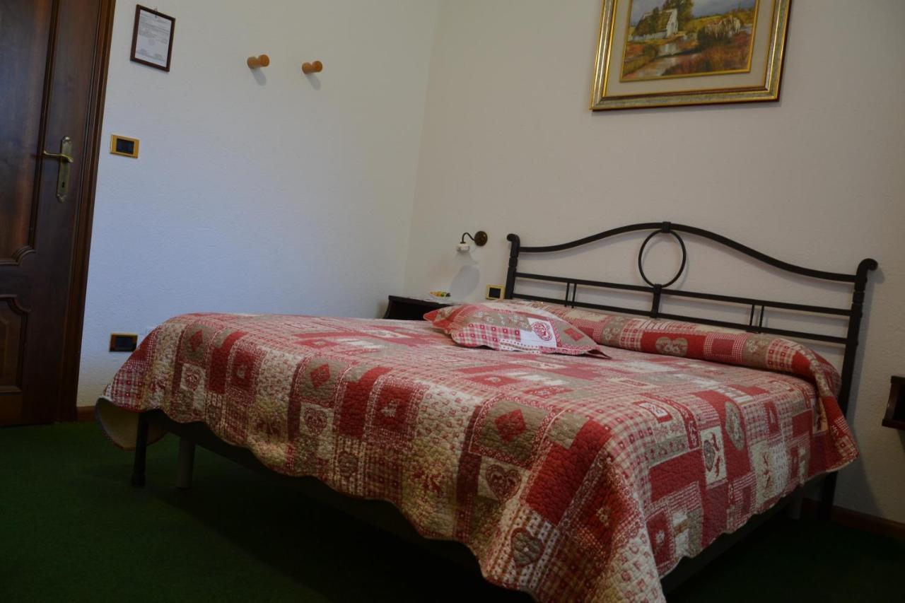 B&B Les Fleurs Gignod Δωμάτιο φωτογραφία