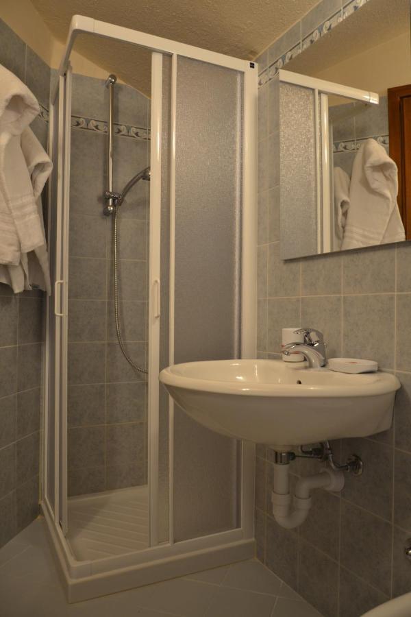 B&B Les Fleurs Gignod Δωμάτιο φωτογραφία